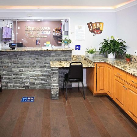 Rodeway Inn & Suites Bellflower Luaran gambar