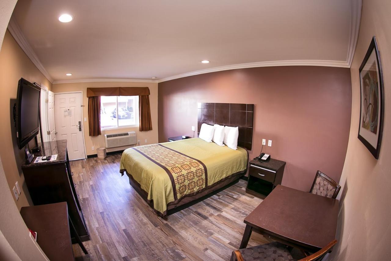 Rodeway Inn & Suites Bellflower Luaran gambar