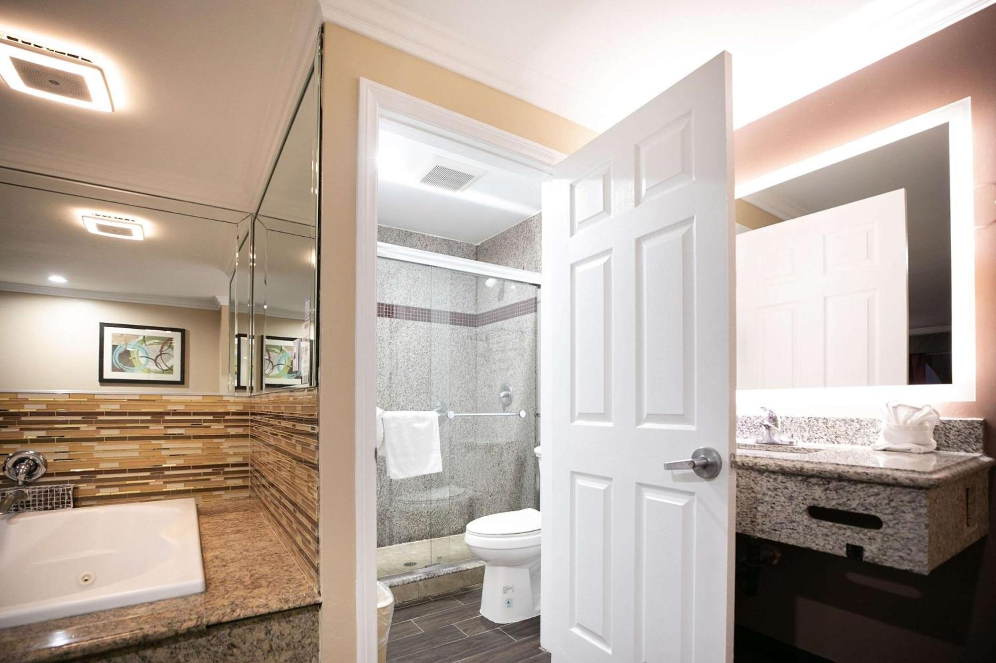 Rodeway Inn & Suites Bellflower Luaran gambar