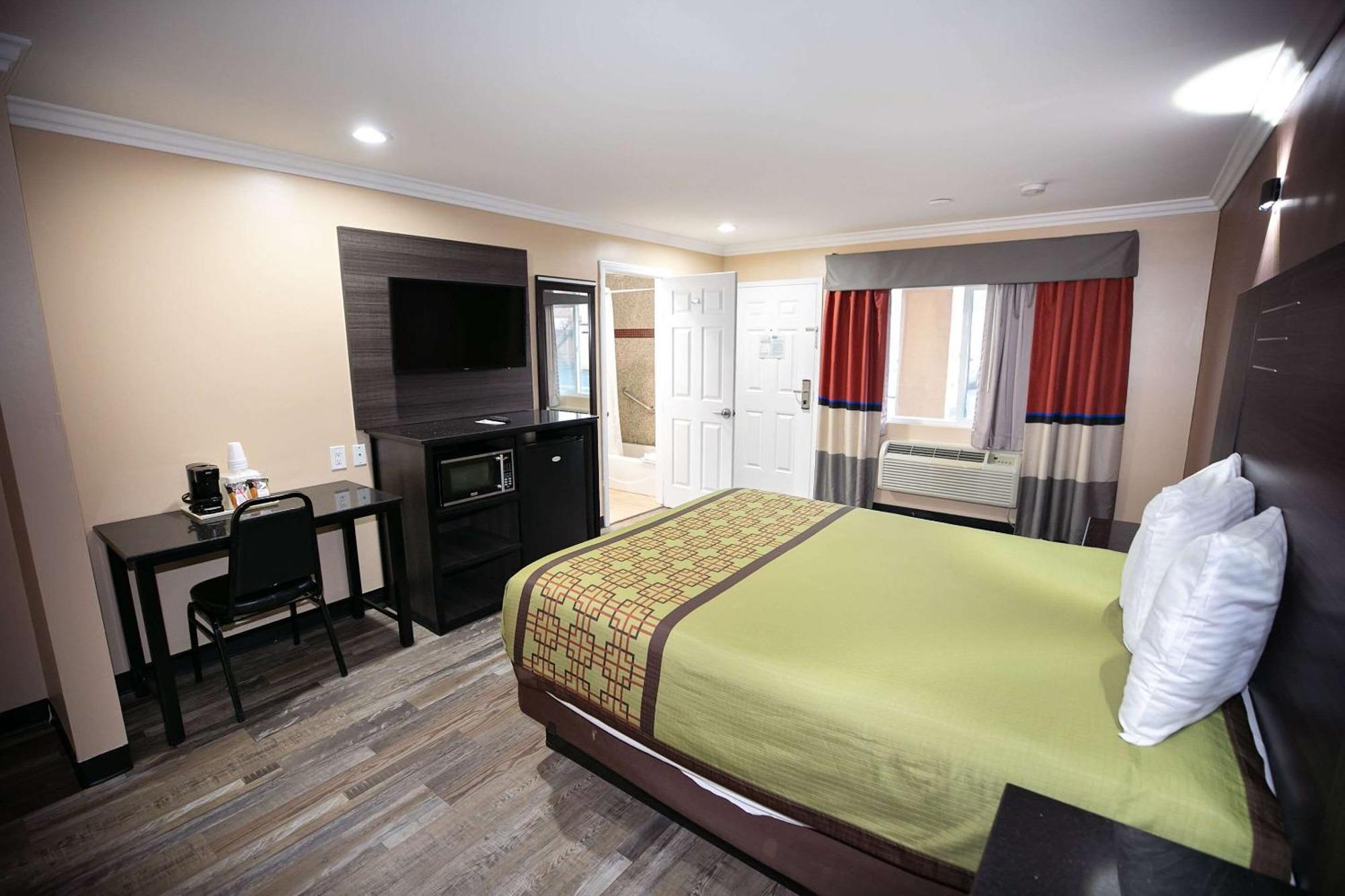 Rodeway Inn & Suites Bellflower Luaran gambar
