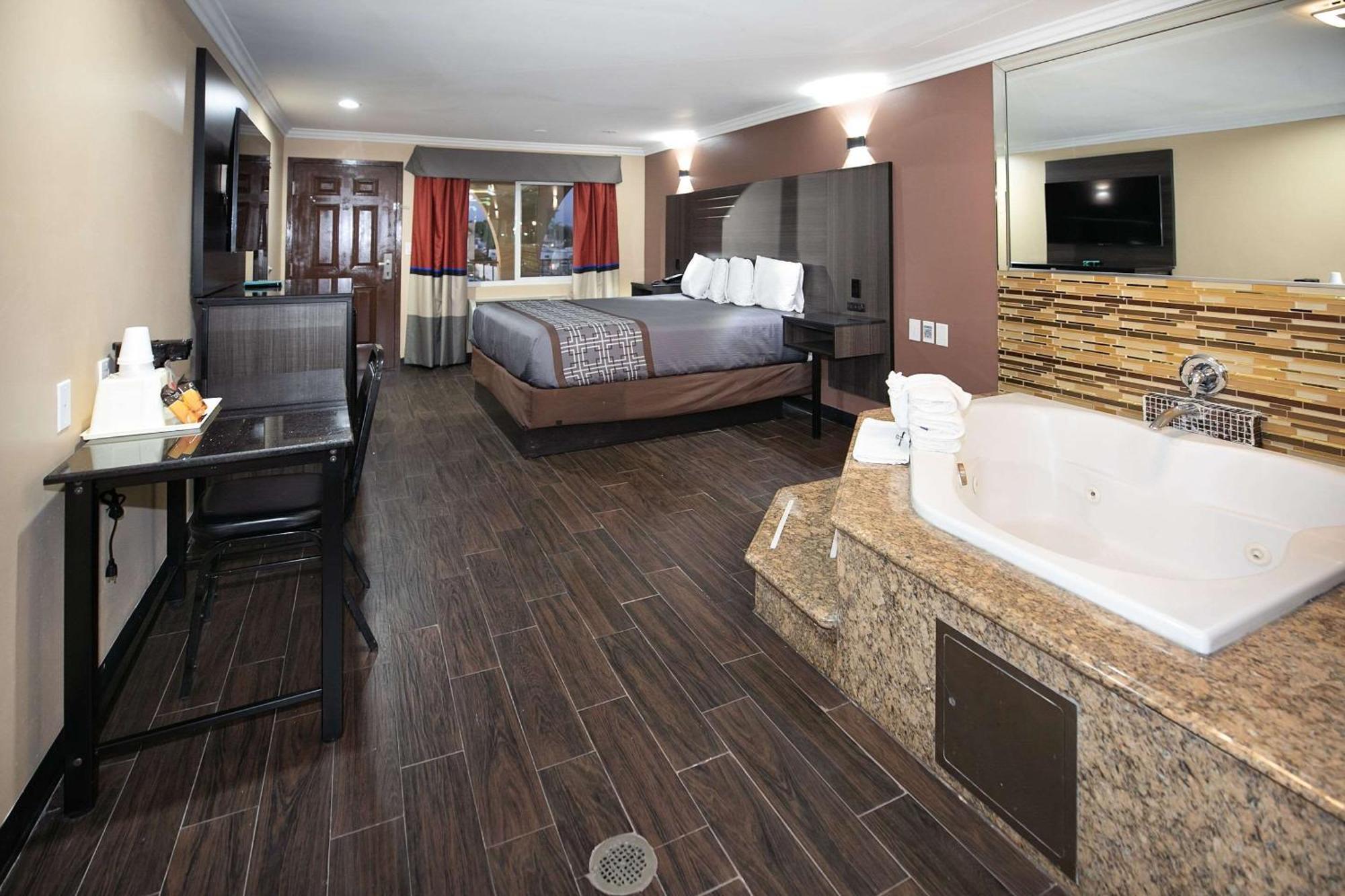 Rodeway Inn & Suites Bellflower Luaran gambar