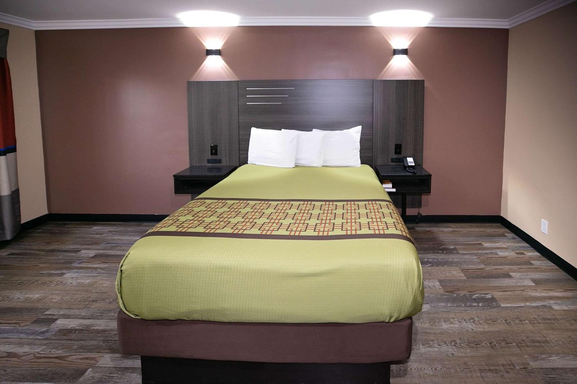 Rodeway Inn & Suites Bellflower Luaran gambar