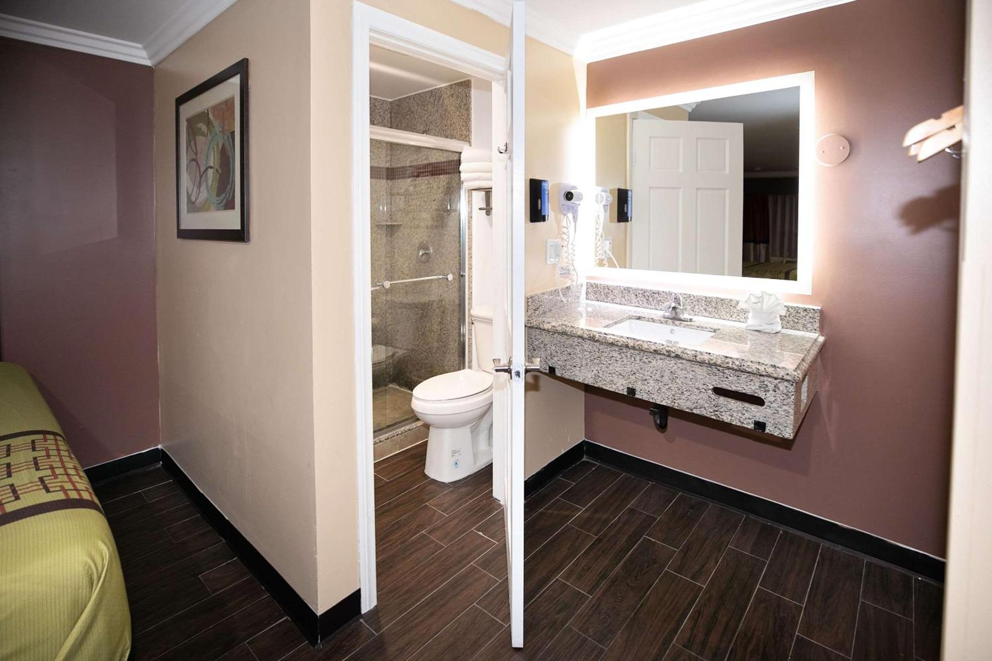 Rodeway Inn & Suites Bellflower Luaran gambar