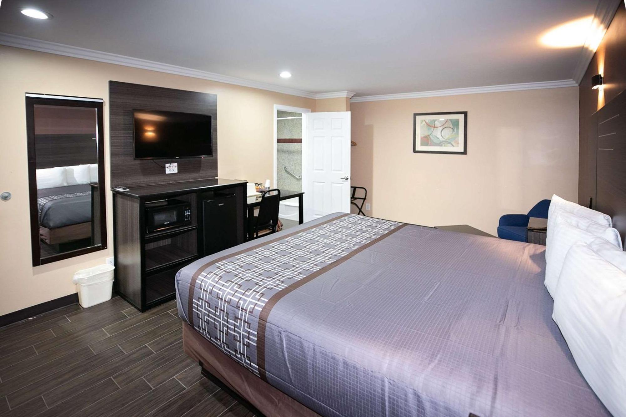 Rodeway Inn & Suites Bellflower Luaran gambar