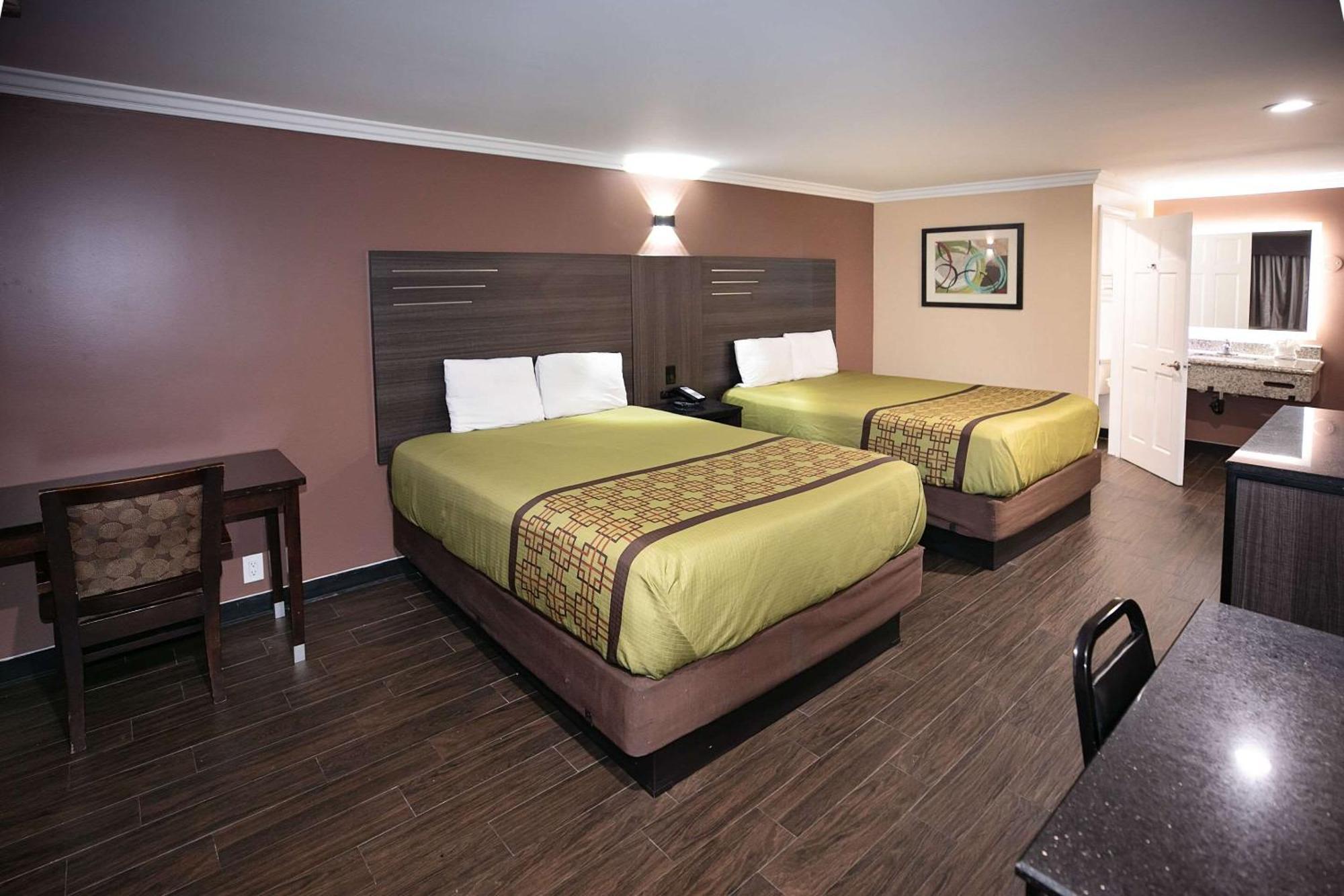 Rodeway Inn & Suites Bellflower Luaran gambar