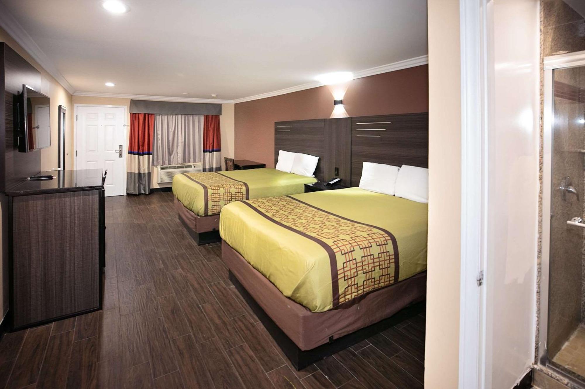 Rodeway Inn & Suites Bellflower Luaran gambar