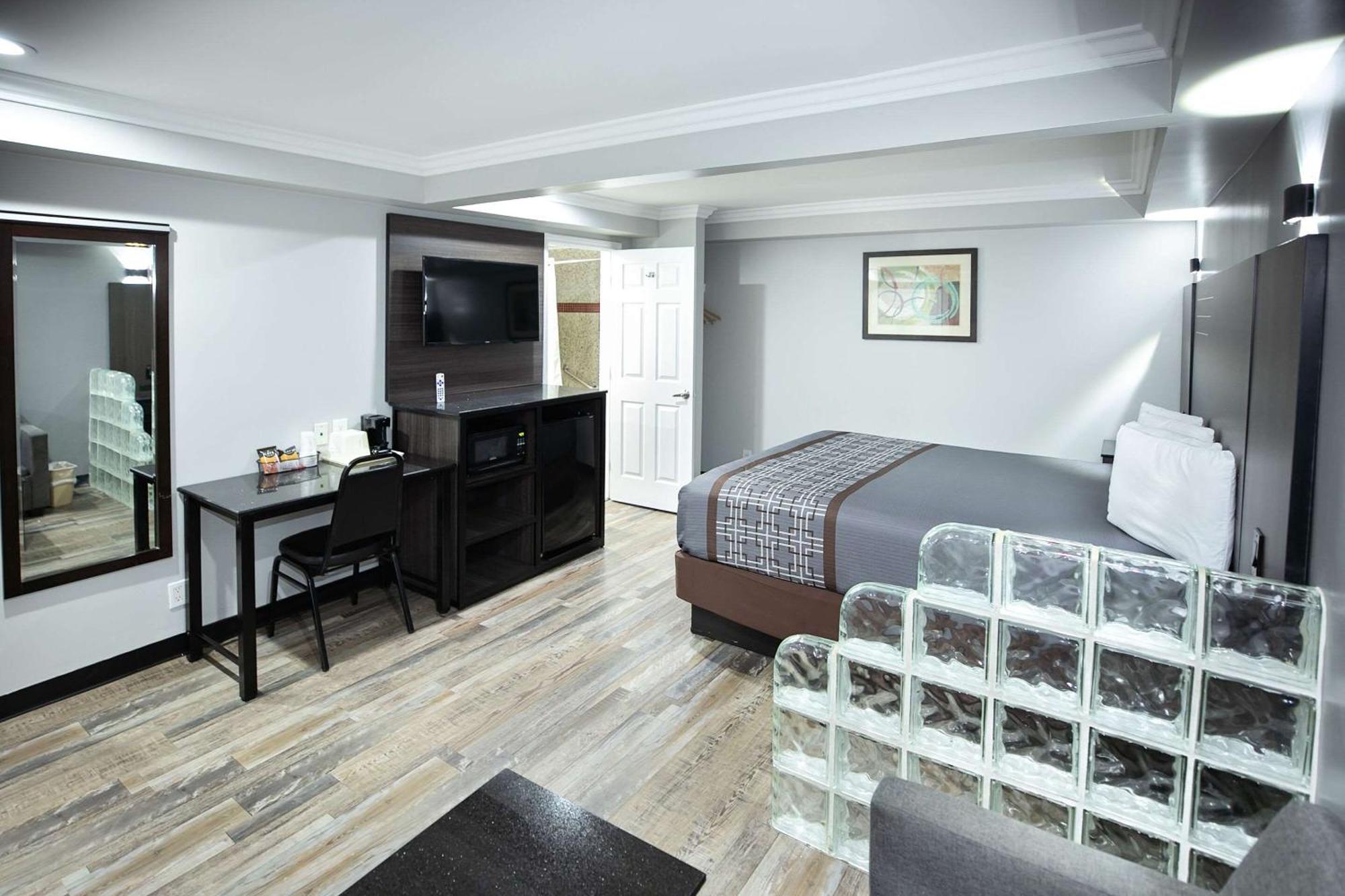 Rodeway Inn & Suites Bellflower Luaran gambar