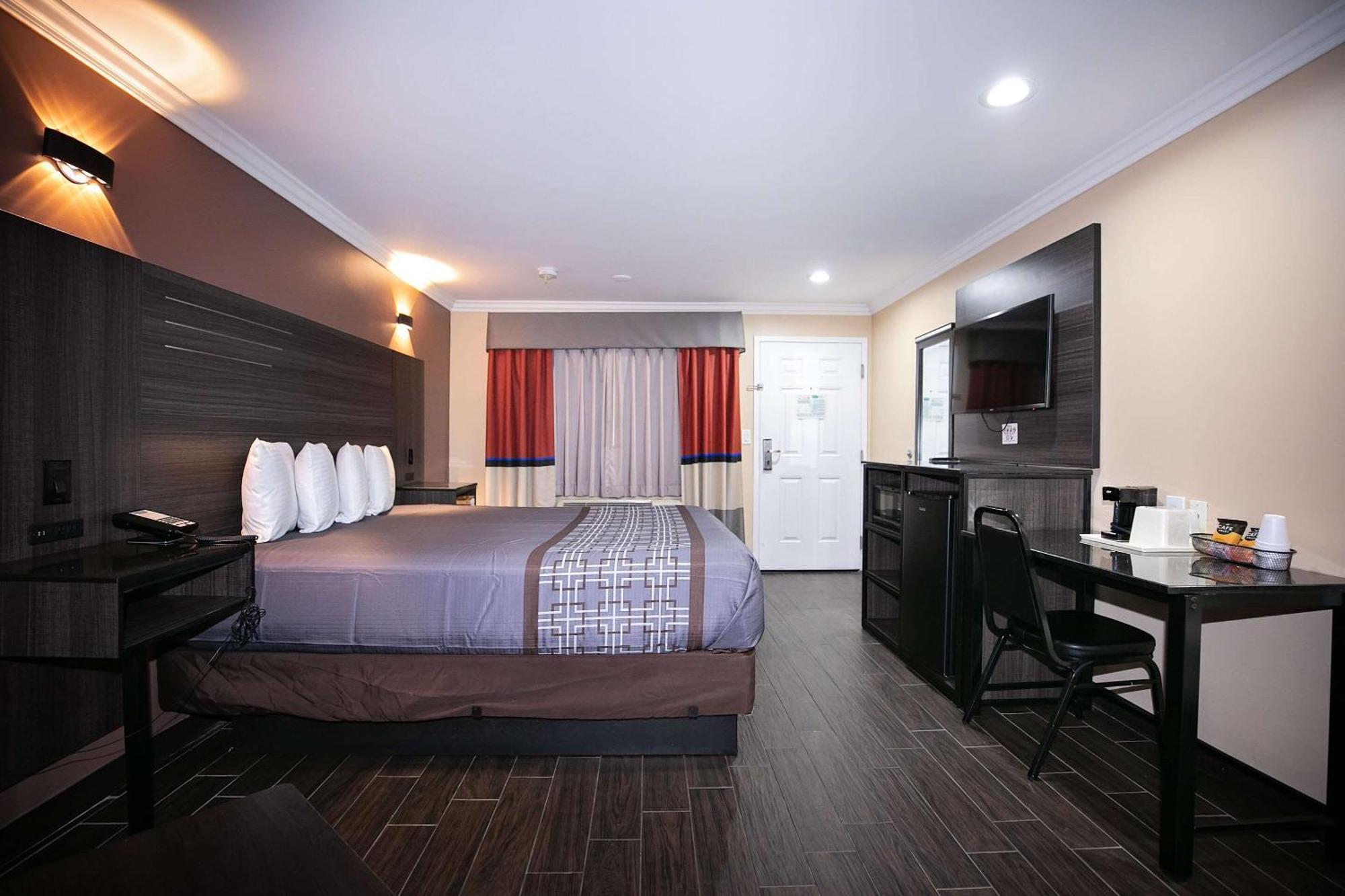 Rodeway Inn & Suites Bellflower Luaran gambar