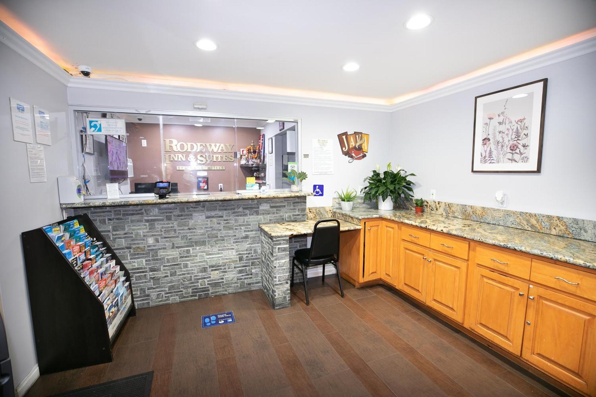 Rodeway Inn & Suites Bellflower Luaran gambar