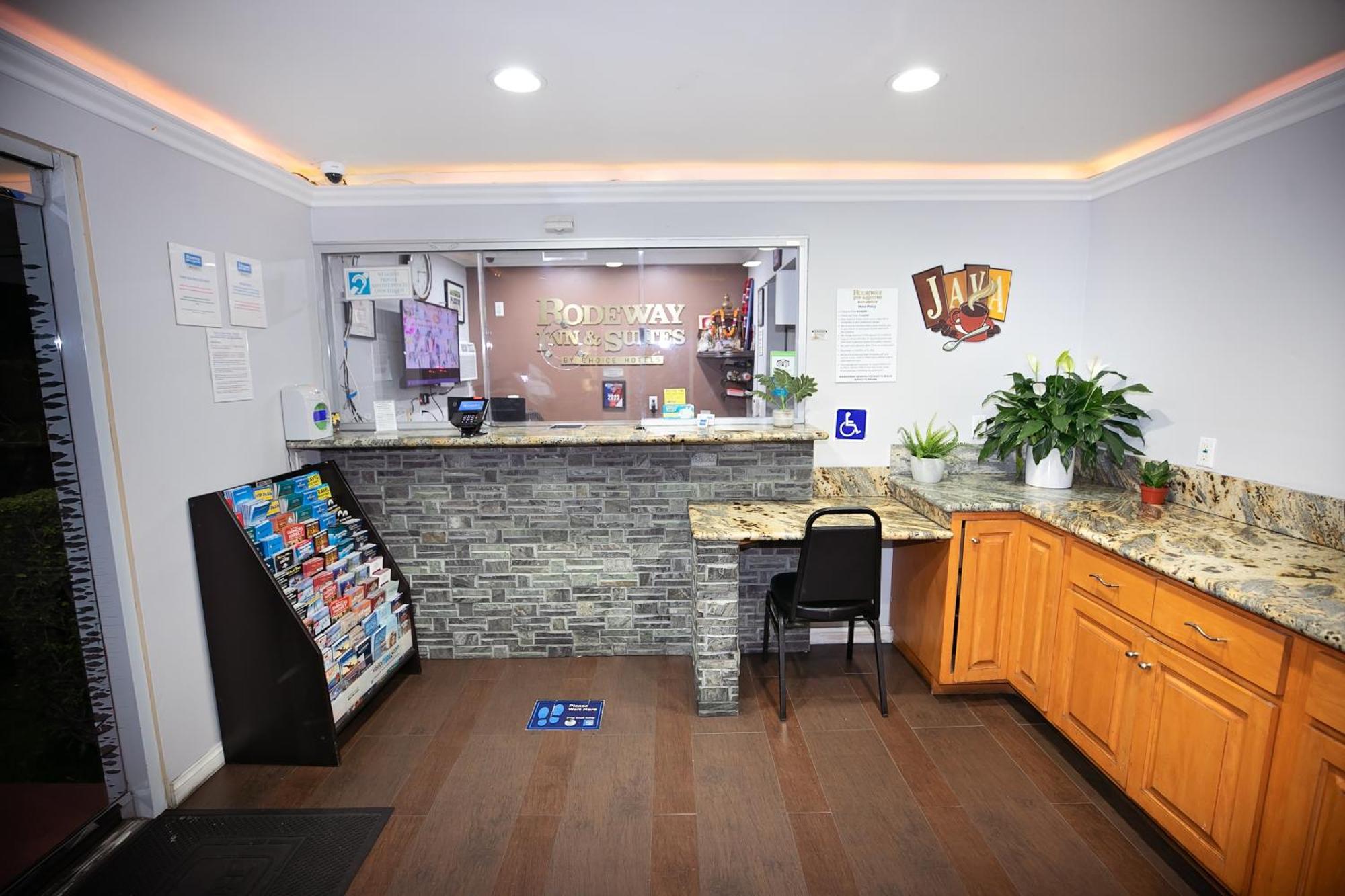 Rodeway Inn & Suites Bellflower Luaran gambar