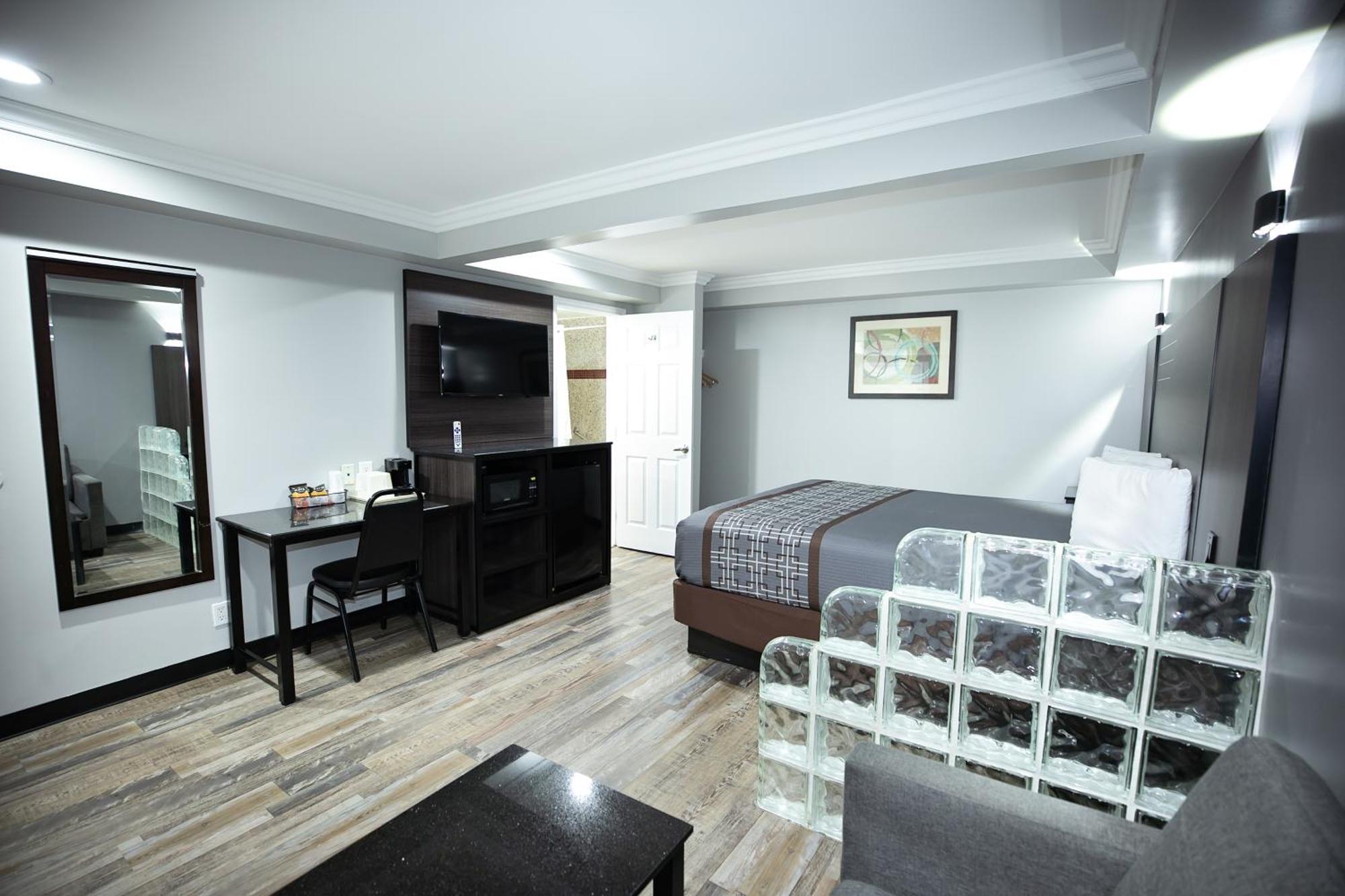 Rodeway Inn & Suites Bellflower Luaran gambar
