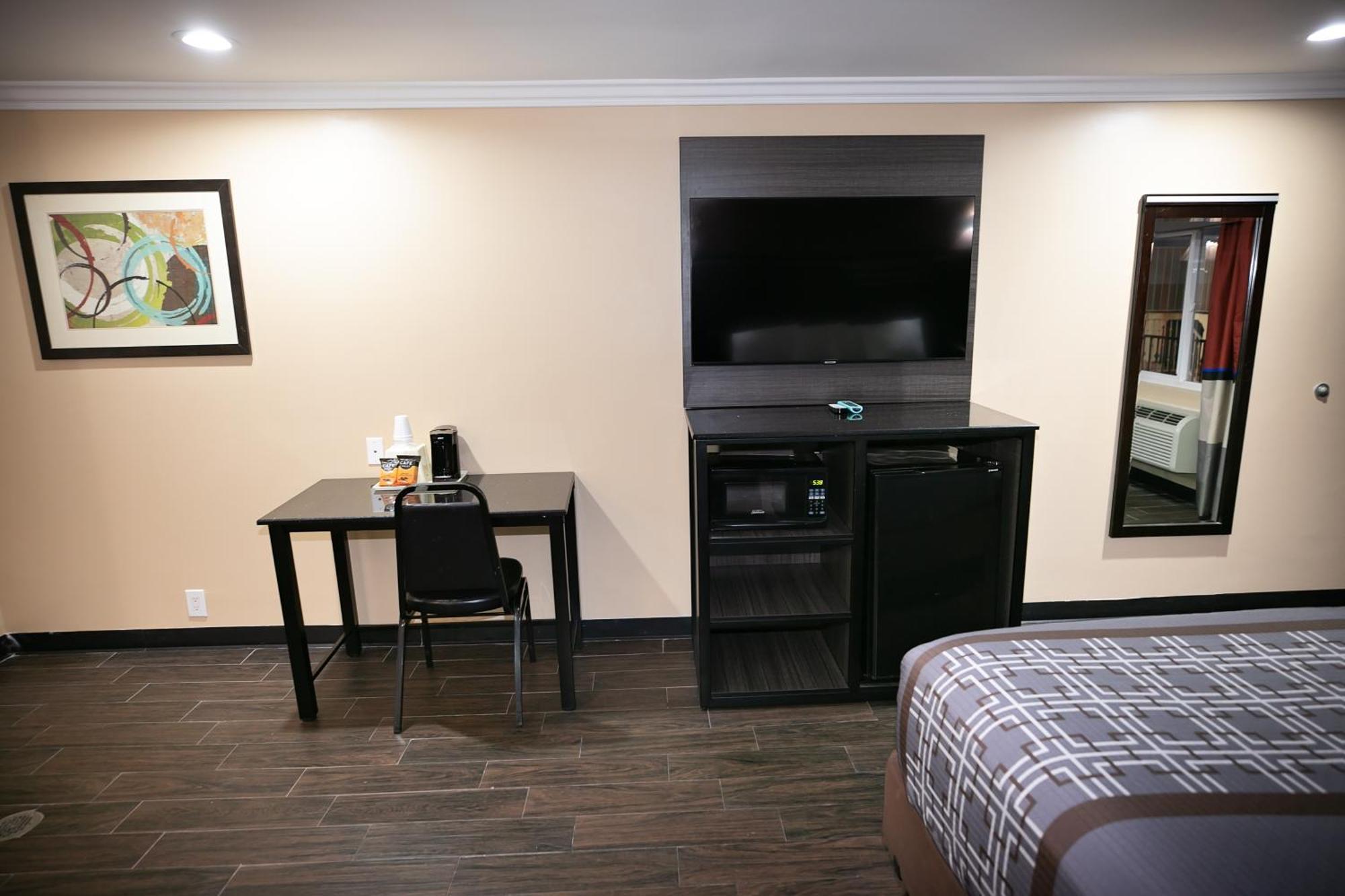Rodeway Inn & Suites Bellflower Luaran gambar