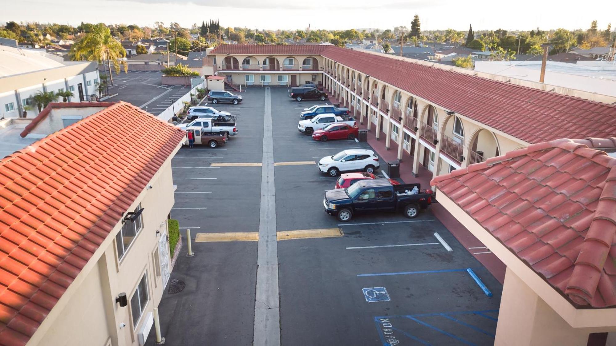 Rodeway Inn & Suites Bellflower Luaran gambar