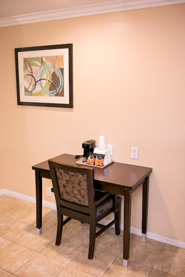 Rodeway Inn & Suites Bellflower Luaran gambar